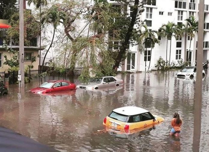 Bajo agua áreas de Broward y MiamiDade, Florida  RoseMaryNEWS