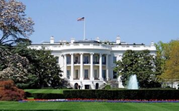 Trump firma en París el Memorando de Entendimiento con Irán
