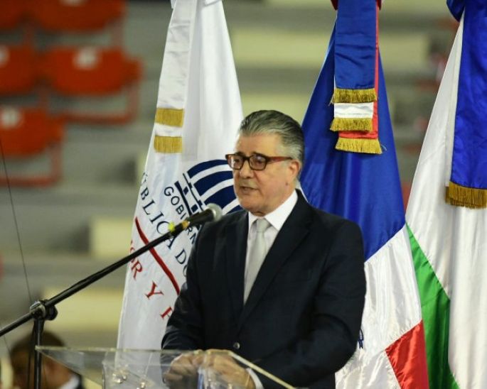 Roberto Santana AA