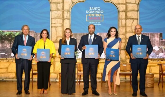 Presentacion del libro Santo Domingo entre Muros,. Foto suministrada.