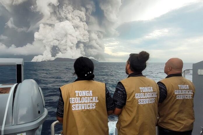 Tonga volcán tsunami 1