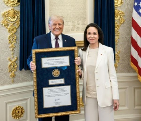 Trum Corina nobel BB