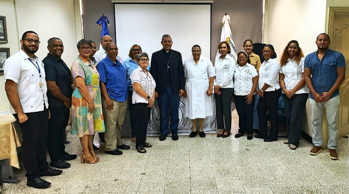 Mon Morel Diplán junto al equipo de la Pastoral de la Salud