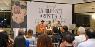 Emelda Ramos Taveras, directora de la biblioteca del Museo Hermanas Mirabal y representante de la Fundación de las Mariposas; Gladialisa Pereyra, gerente de Cultura del Centro Cultural Banreservas Santiago; Abil Peralta Agüero, consultor cultural; y Guadalupe Casasnovas, curadora y museógrafa; durante el conversatorio “Un Siglo: La Dimensión Artística de Minerva Mirabal”, celebrado en el Centro Cultural Banreservas Santiago.