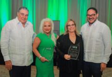 UCE fortalece vínculos con egresados internacionales durante encuentro en Miami