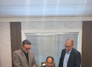 Tony Cortés y Mabel Toledo reciben distinción del Consulado General de RD en Miami