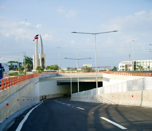 Presidente Abinader inaugura túnel de la Plaza de la Bandera